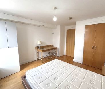 D1.8 Whitehall Square, Belfast, BT12 5EU - Photo 3