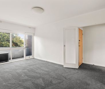Under Application - Photo 1