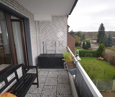 Schöne helle und gut aufgeteilte Wohnung mit Balkon! - Foto 1