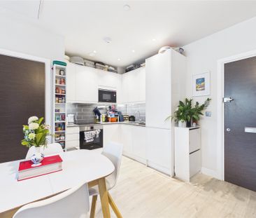 1 bedroom in St. James House, Maidenhead - Photo 3