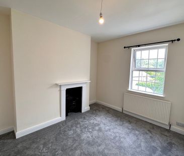 High Street - Photo 4