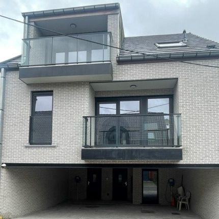 Mooi en gezellig nieuwbouwappartement met 4 slaapkamers - Photo 1