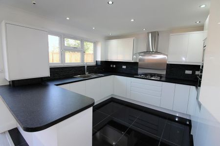 6 bedroom detached house to rent - Photo 4