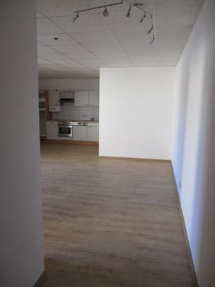 Erstbezug nach Renovierung- 2-Raum-Wohnung mit Einbauküche zu vermieten - Photo 1