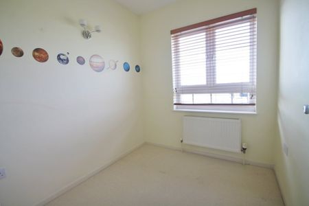 Elvedon Road, Feltham,TW13 - Photo 3