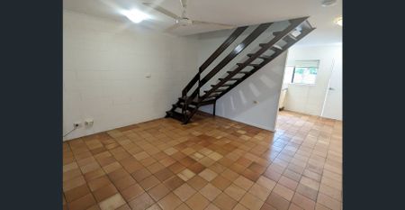 TOWNHOUSE ON THE SOUTHSIDE!!! - Photo 2