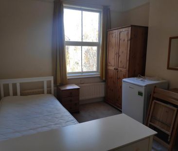 House share to rent - Photo 1