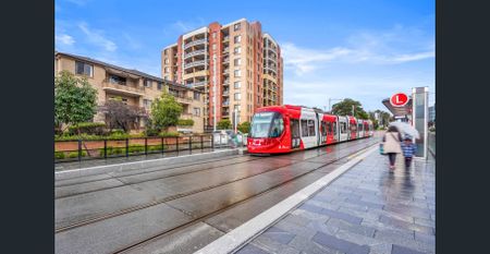 Light-Filled Top-Floor Apartment in Prime Westmead Location - Photo 5