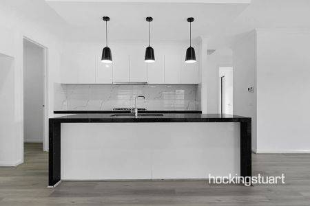Beautiful family home in heart of Wallan - Photo 3