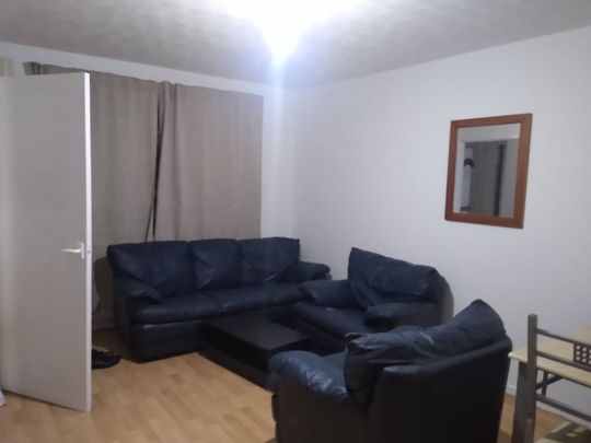 3 Bed Semi-Detached House, Eastpark Close, M13 - Photo 1