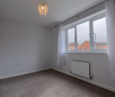 3 bedroom end of terrace house to rent - Photo 1