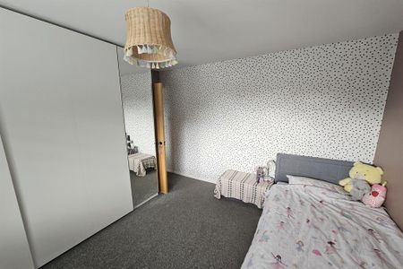 3 bedroom semi-detached house to rent - Photo 2