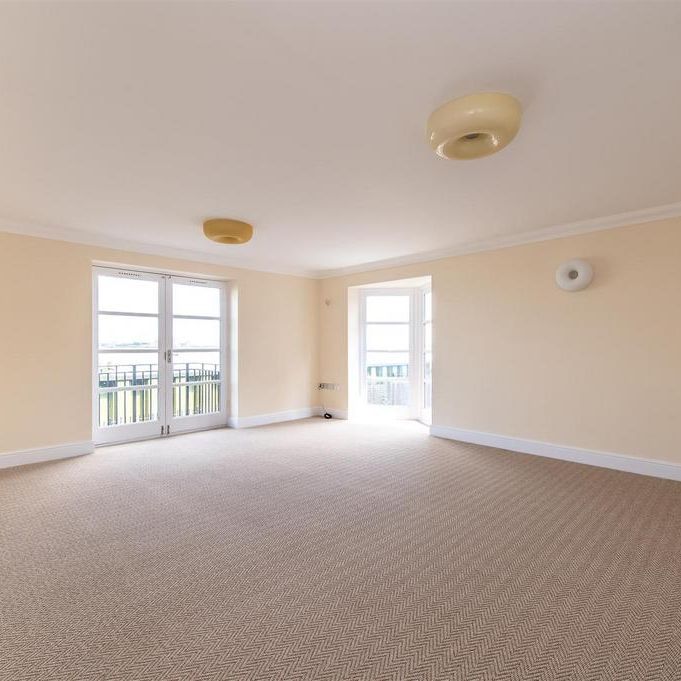 3 bedroom mews to rent - Photo 1