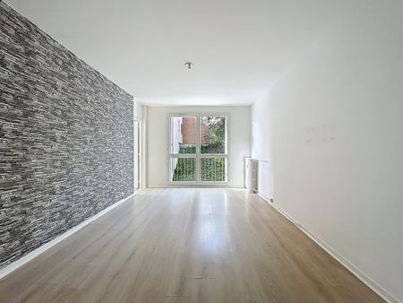 Location Appartement 4 pièces 68m² ST LO 50000 - Photo 2