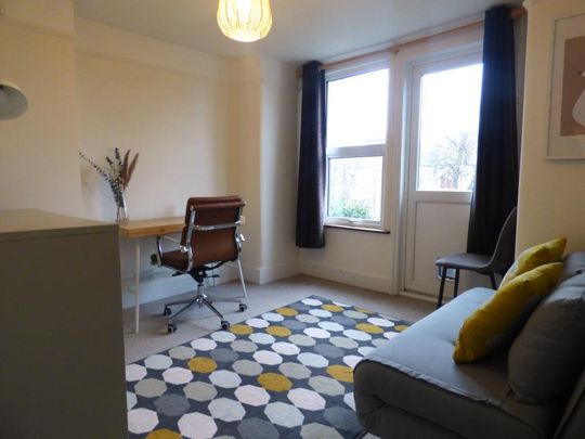 Elsinore Road - Photo 1