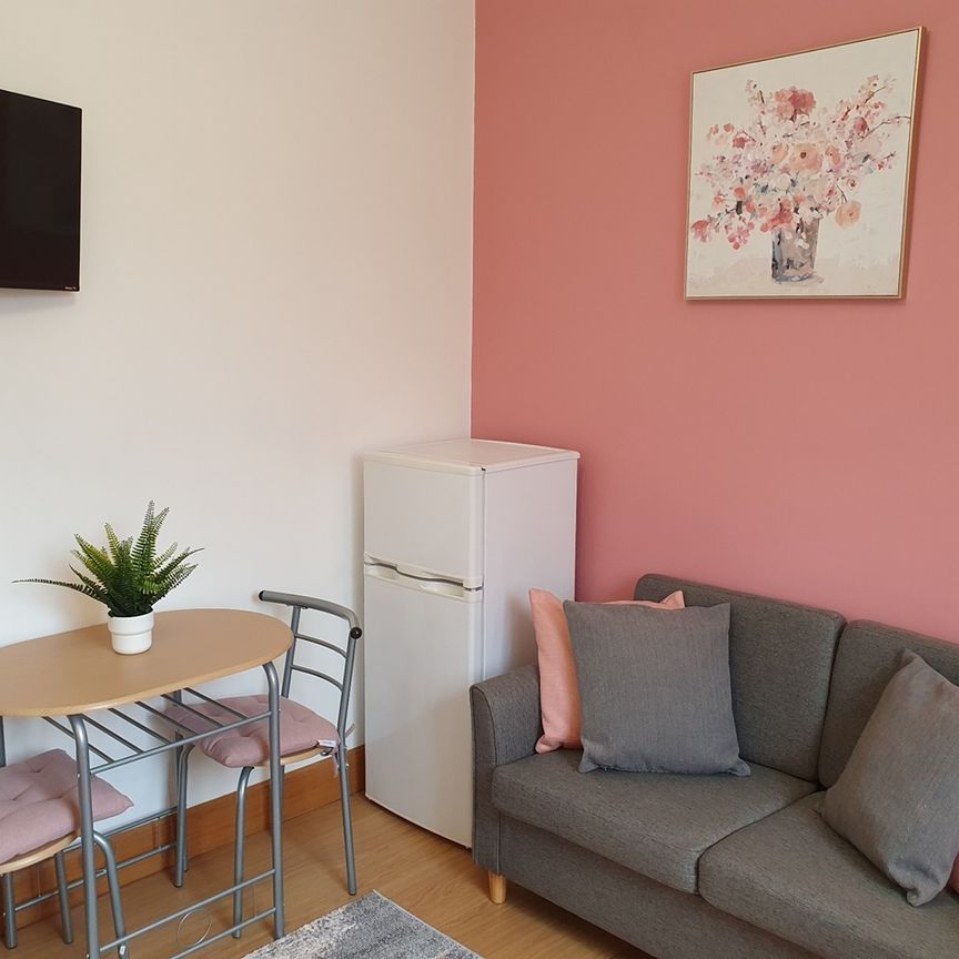 Studio Flat, Holburn Street, AB10 - Photo 1