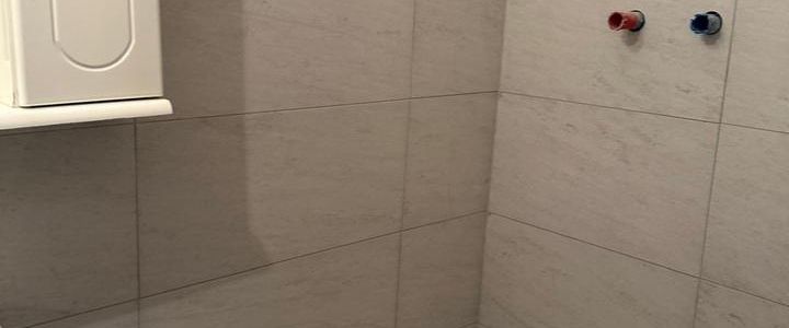 Neu renovierte 80qm Dachgeschosswohnung im Zentrum Altenkirchen - Photo 1