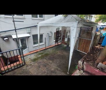 3 Bed Terraced House, Earls Road, SO14 - Photo 3