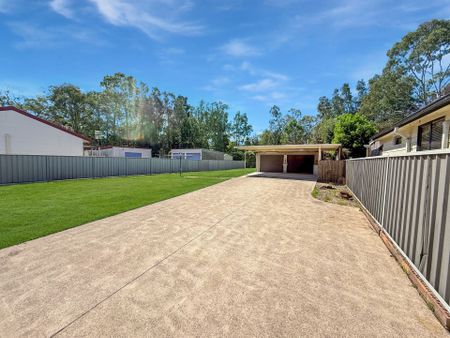 TRADIES DELIGHT! IMMACULATELY PRESENTED HOME - Photo 4