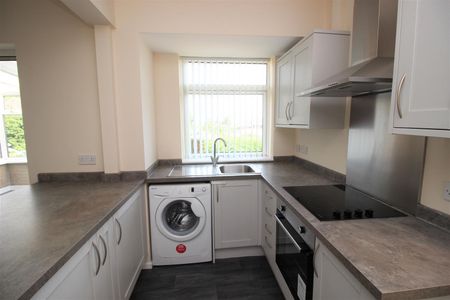 3 bed detached house to rent in Dovedale Road, Rotherham, S65 - Photo 5