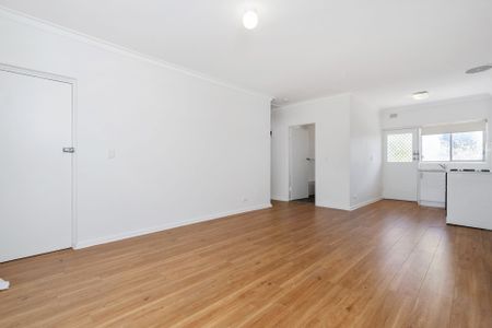 Spacious 2-Bedroom Unit in St Marys - Photo 2