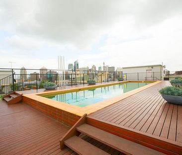 Sophisticated and Stylish One Bedroom Apartment - Photo 6