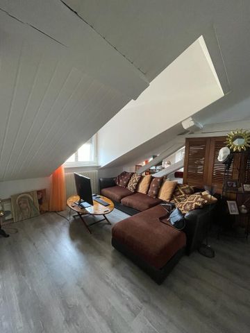 Charming 3-room attic apartment on the 4th floor - Photo 2