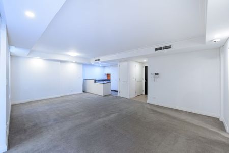 Executive One Bedroom Apartment in Watermark Plaza - Photo 5