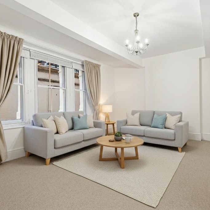 3 bedroom flat to rent - Photo 1