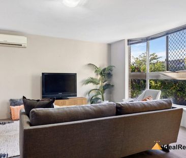 Charming Double Storey Townhouse in a Prime South Perth Location - Photo 5