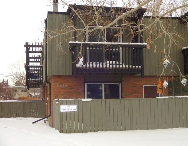 Well kept 2 bedroom townhouse in Southwood, $1,450/mo + utilities — 2 Bedrooms Townhouse - Photo 1