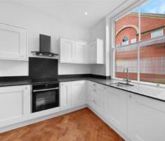 1 BEDROOM Apartment - Ground Floor - Photo 5