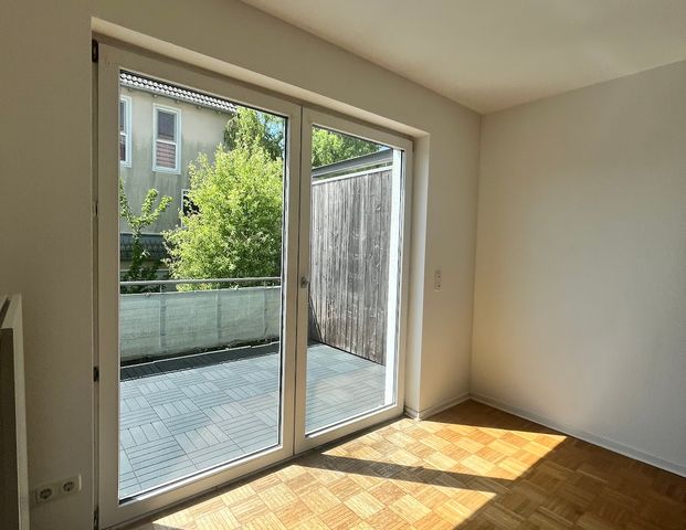 Helle 2 Zimmer Wohnung mit XL Balkon - Photo 1