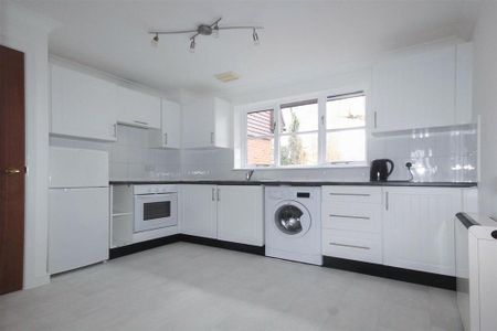 1 bedroom maisonette to rent - Photo 2