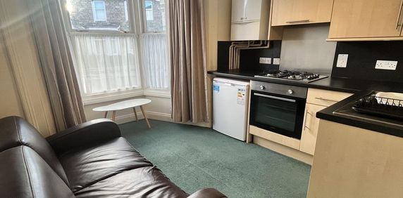 1 bedroom apartment to rent - Photo 2