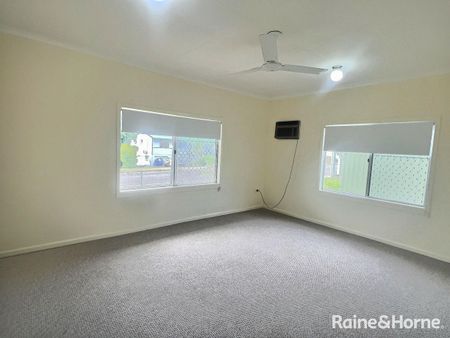 27 Cockatoo Drive, New Auckland, QLD 4680 - Photo 4