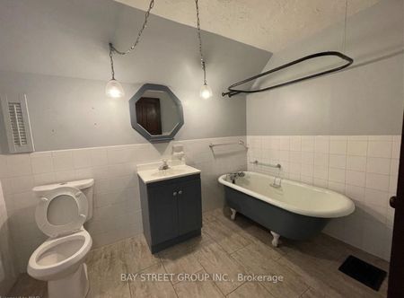 For Lease - 236 Beaver Street, Thorold, Ontario - Photo 4