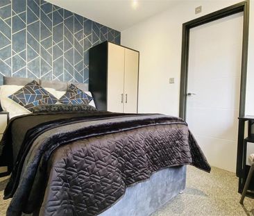 6 bedroom house to rent - Photo 2