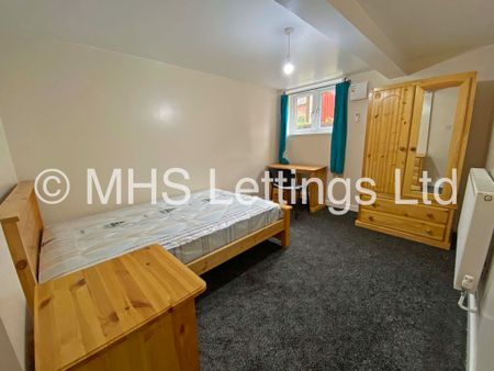 5 Bedroom Mid Terraced House for rent in Royal Park Terrace - Photo 3