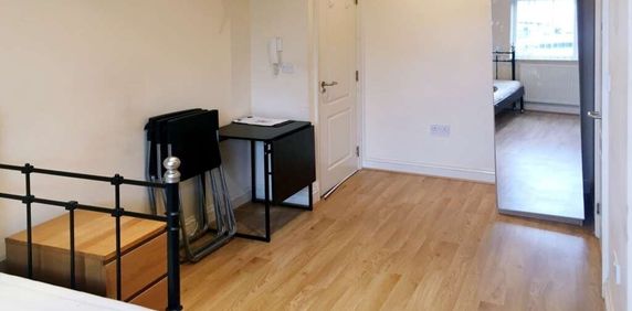 Abbey Road - Photo 2