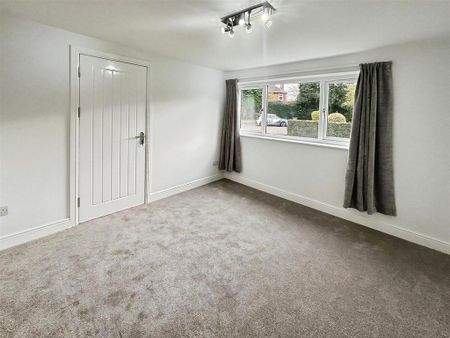 3 bedroom detached bungalow to rent - Photo 3
