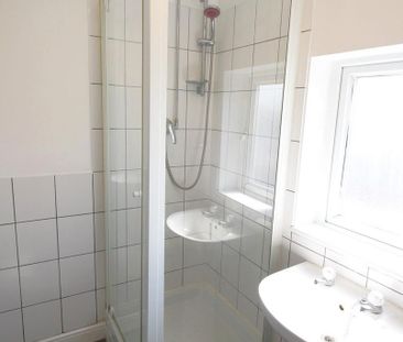 1 bedroom in a house share to rent - Photo 6