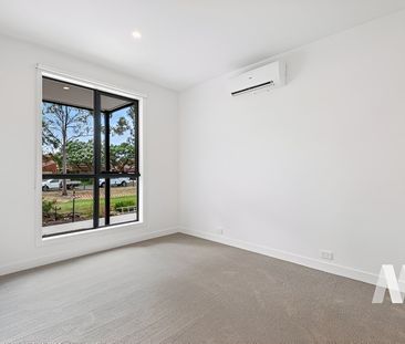 32 Bocconcini Walk, Mill Park VIC 3082 - Townhouse For Rent | Domain - Photo 3