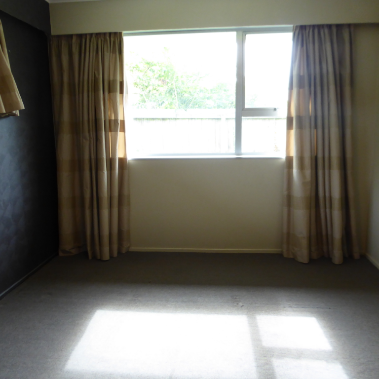 Rear 2 bedroom unit near St Albans - Photo 1