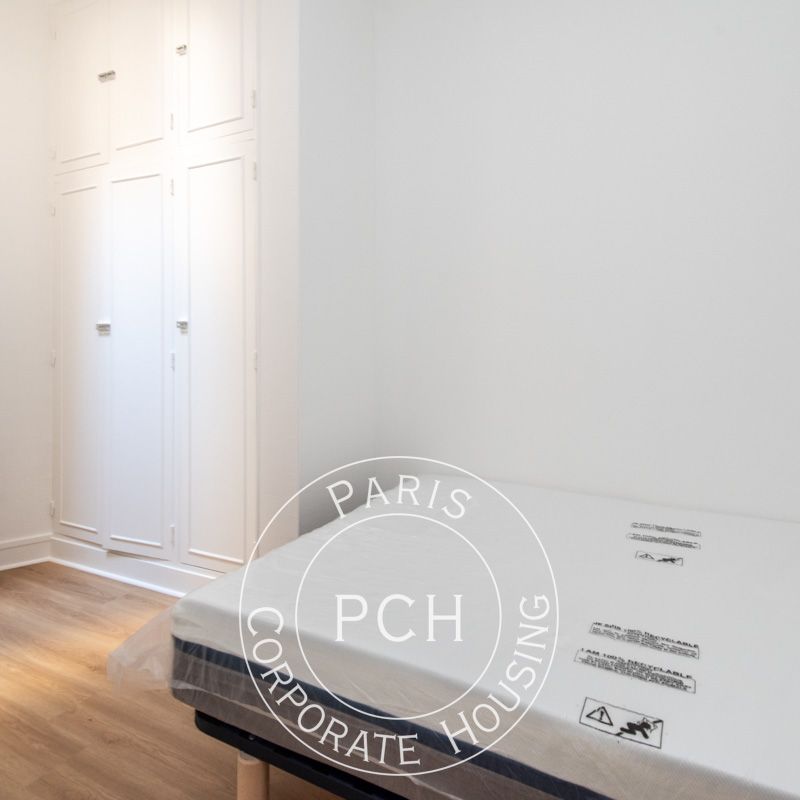 Rue de Charenton, - Photo 1