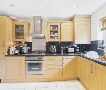 3 bedroom semi-detached house to rent - Photo 5