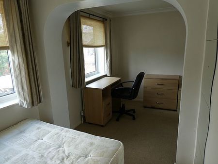 7, Sussex Close - Photo 2