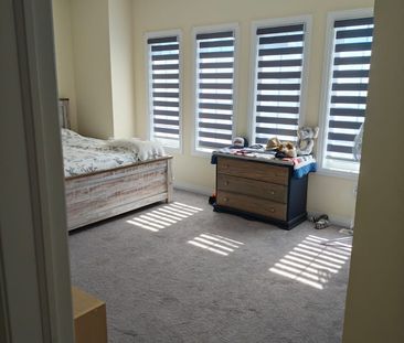 For Lease - 59 Carew Boulevard, Kawartha Lakes, Ontario - Photo 2