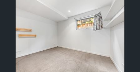 Spacious Ground-Floor Living with Private Courtyard in Prime Caulfield North Location - Photo 4