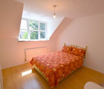 Brecon Green, NW9, London - Photo 1